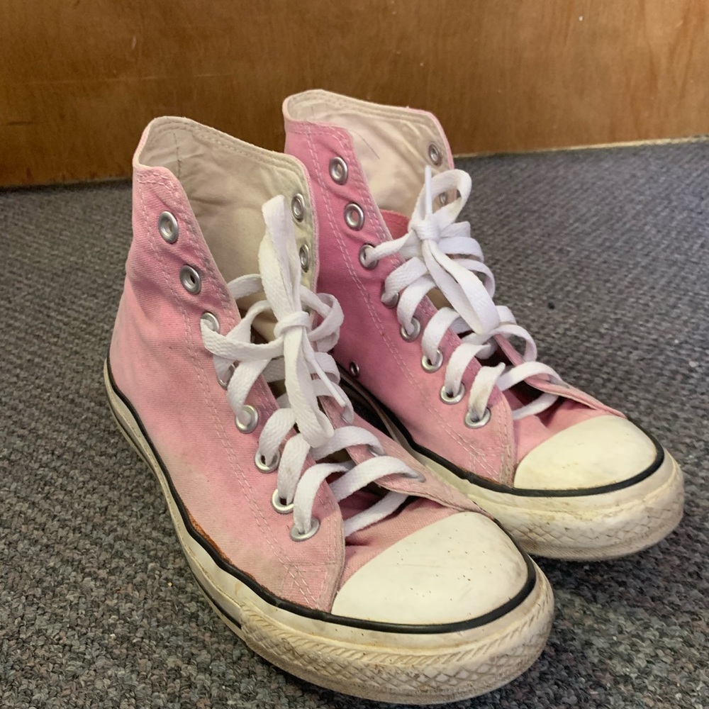 Pink converse - Picture 2 of 4